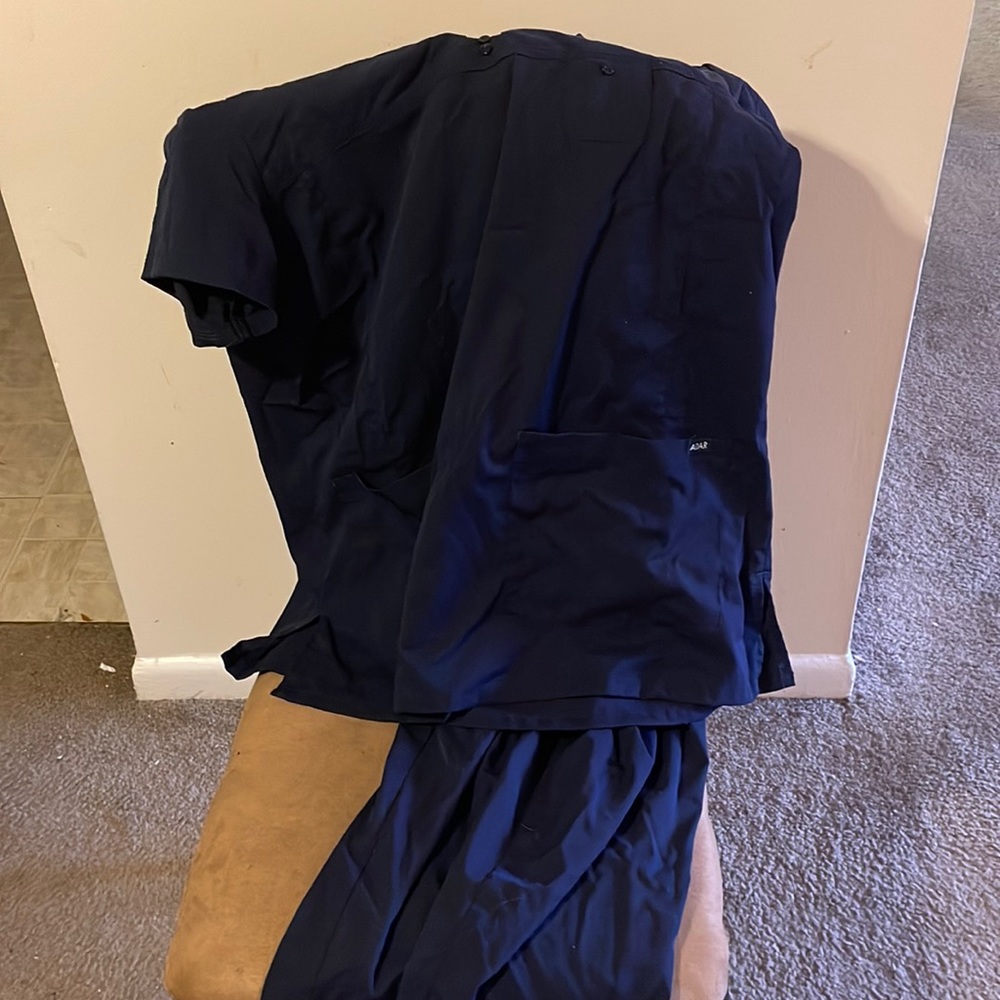 Adar pro navy scrub set